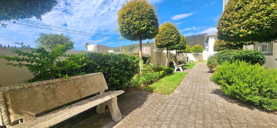 1 Bedroom Property for Sale in Bredasdorp Western Cape